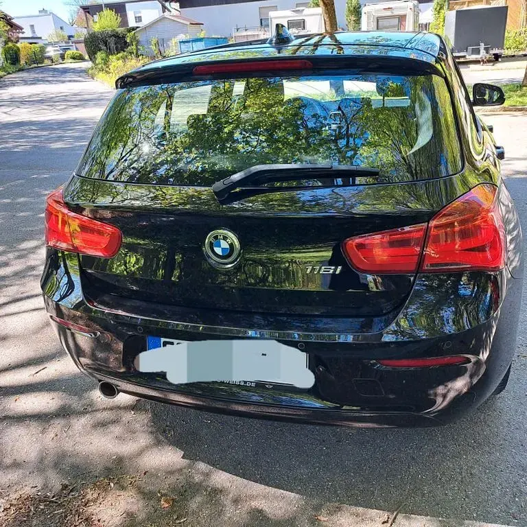 Gebraucht BMW 116 Advantage 109 PS (80 kW) 2019 Schwarz Kleinwagen