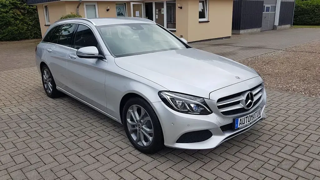 Gebraucht Mercedes C180 156 PS (114 kW) 2018 Silber Kombi