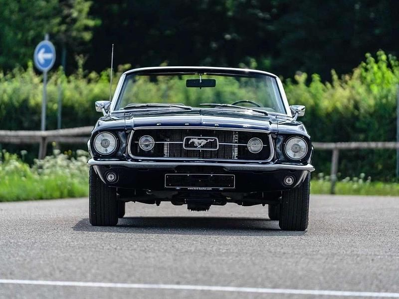 Blau Gebraucht 1967 Ford Mustang Cabrio | 55.000 € - Bild 1/4