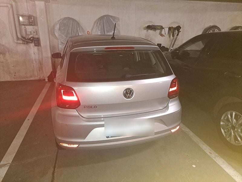 Silber Gebraucht 2017 VW Polo Kleinwagen | 8.000 € (Guter Preis) - Bild 1/4