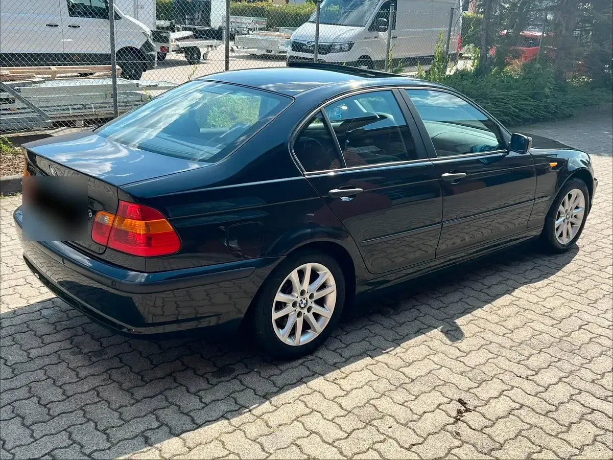 Gebraucht BMW 320 150 PS (110 kW) 2003 Schwarz Limousine