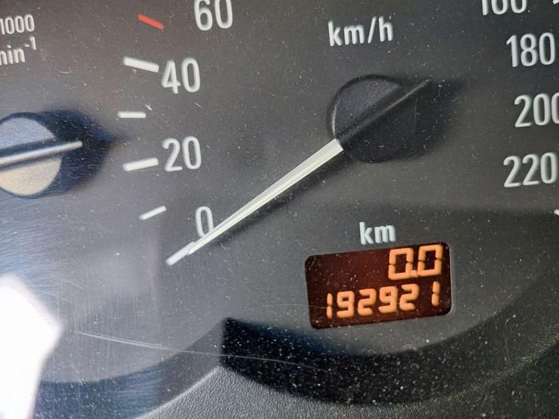 Gebraucht Opel Corsa 60 PS (44 kW) 2005 Grau Kleinwagen