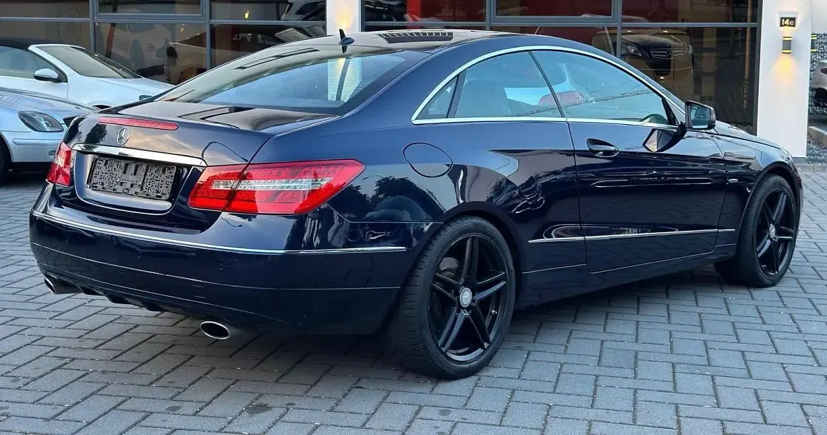 Gebraucht Mercedes E350 265 PS (194 kW) 2012 Blau Coupé