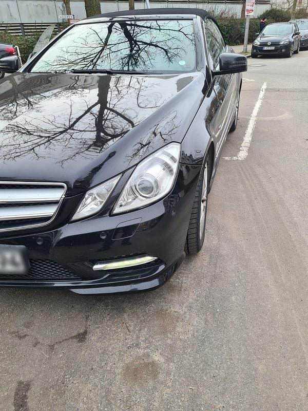 Second-hand Mercedes E250 204 CP (150 kW) 2012 Negru Cabrio