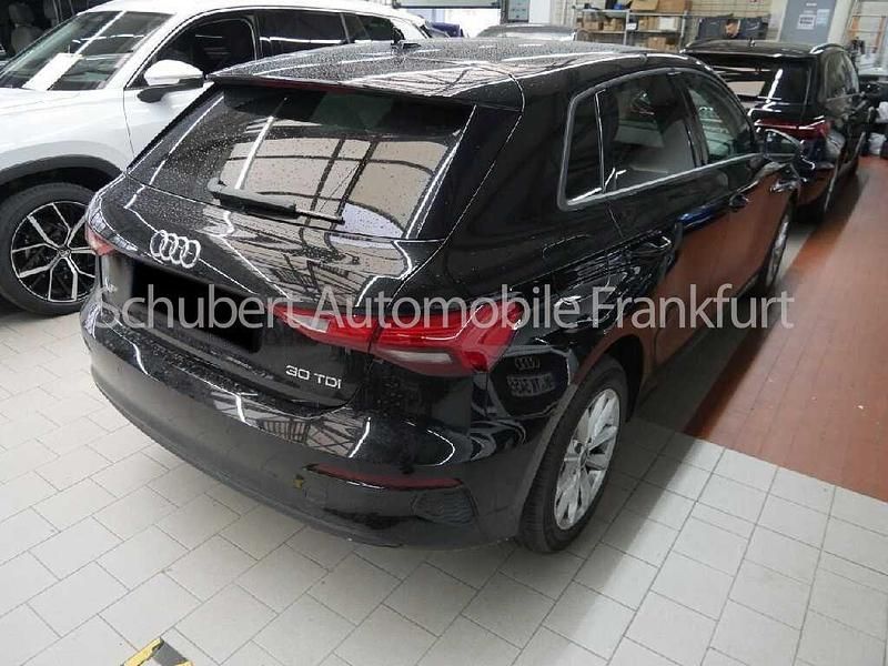 Gebraucht Audi A3 Business 116 PS (85 kW) 2022 Schwarz Limousine