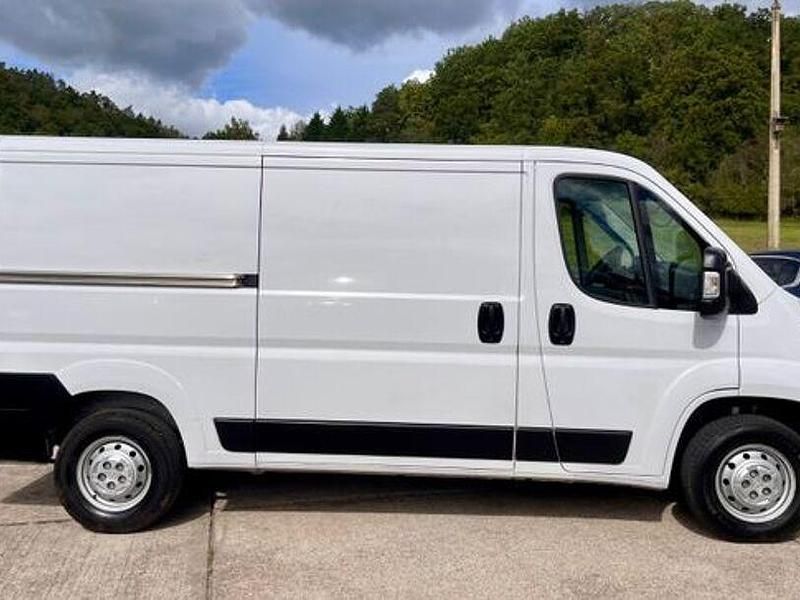 Gebraucht Opel Movano 140 PS (102 kW) 2022 Weiß Van