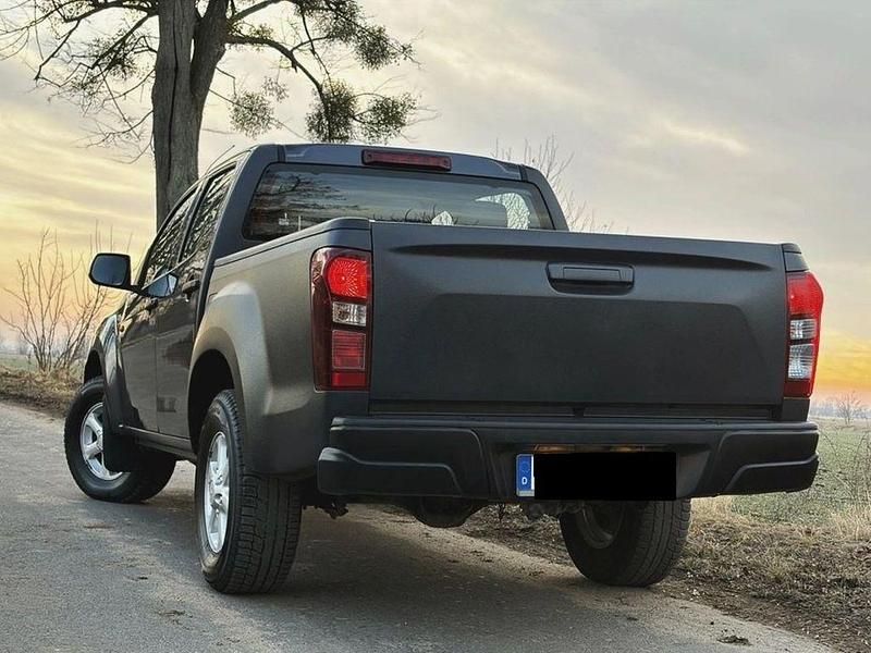 Gebraucht Isuzu D-Max 163 PS (119 kW) 2018 Grau SUV