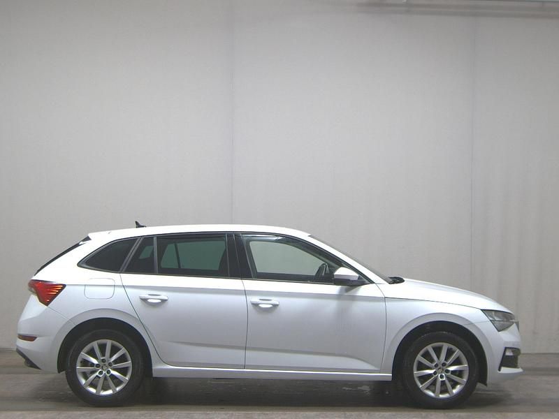 Gebraucht Skoda Scala Ambition 110 PS (80 kW) 2021 Weiss Kleinwagen