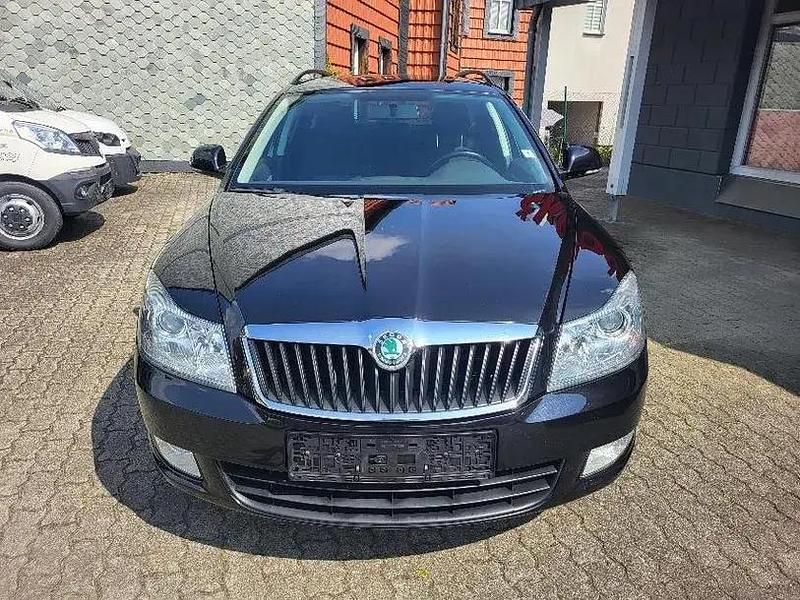 Gebraucht Skoda Octavia Ambiente 105 PS (77 kW) 2010 Schwarz Kombi