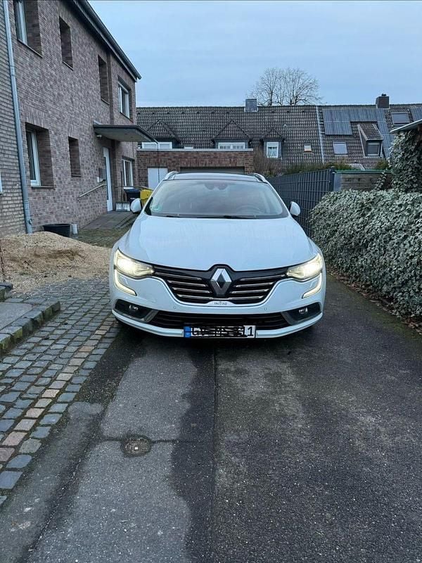 Weiß Gebraucht 2016 Renault Talisman Initiale Paris Kombi | 13.599 € (Fairer Preis) - Bild 1/4