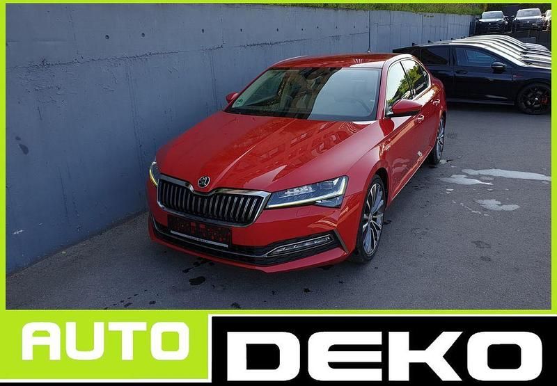 Rot Gebraucht 2022 Skoda Superb LAURIN & KLEMENT Limousine | 22.970 € (Teuer) - Bild 1/4
