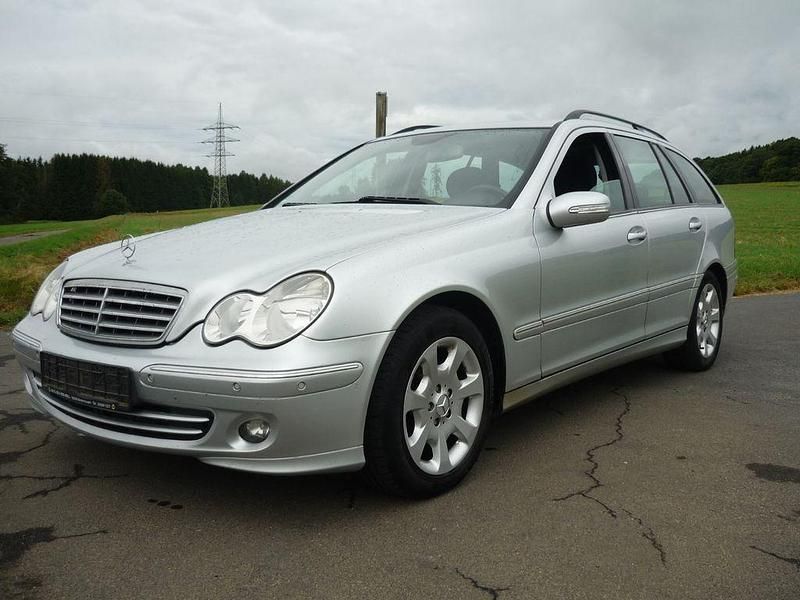 Silber Gebraucht 2006 Mercedes C220 Limousine | 1.200 € (Superpreis) - Bild 1/4