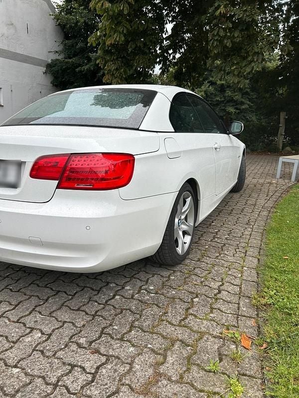 Gebraucht BMW 325 Cabriolet 204 PS (150 kW) 2010 Weiß Cabrio