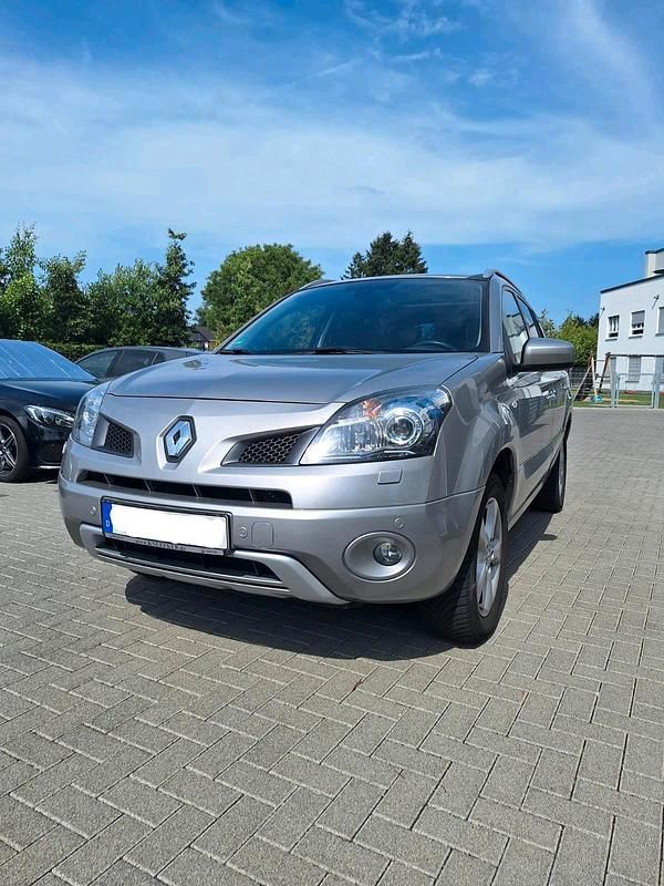 Silber Gebraucht 2009 Renault Koleos SUV | 5.699 € (Fairer Preis) - Bild 1/4