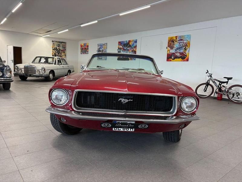 Używany Ford V8 249 KM (183 kW) 1968 Czerwony Kabriolet