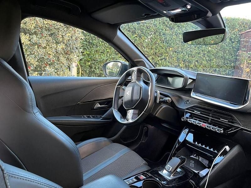 Gebraucht Peugeot 208 Allure 101 PS (74 kW) 2019 Weiß Kleinwagen