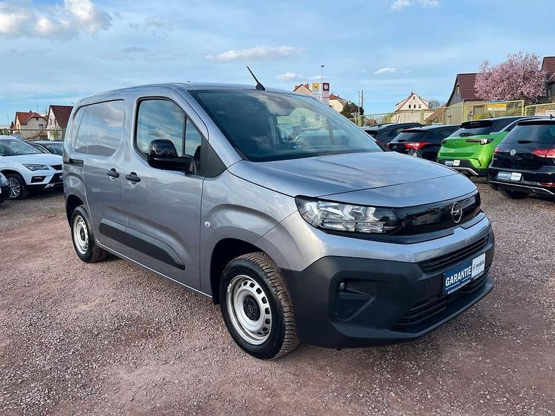 Second-hand Opel Combo 110 CP (80 kW) 2024 Gri Monovolum