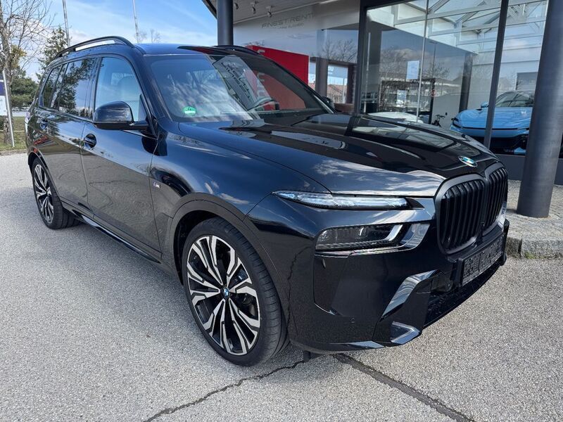 Schwarz Gebraucht 2024 BMW X7 Performance SUV | 98.990 € (Teuer) - Bild 1/4