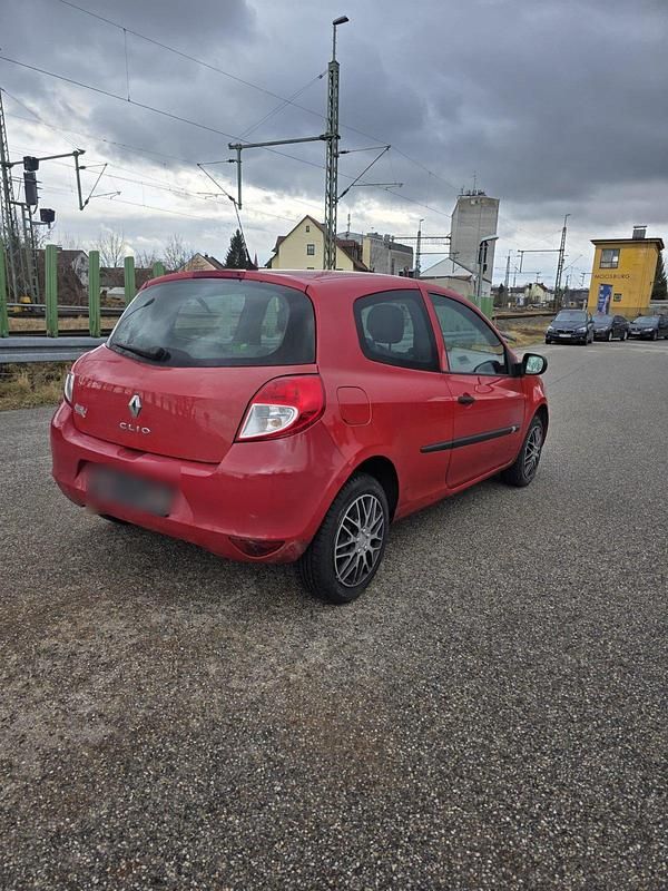 Gebraucht Renault Clio III 75 PS (55 kW) 2009 Rot Kleinwagen