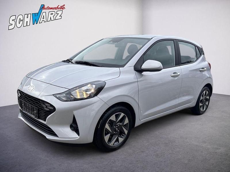 Gebraucht Hyundai i10 Trend 79 PS (58 kW) 2024 Grau Kleinwagen