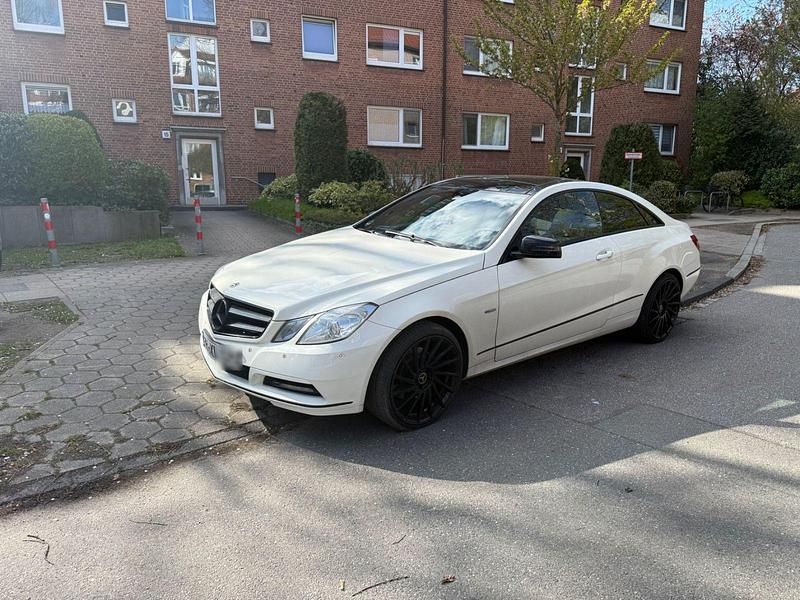 Second-hand Mercedes E250 204 CP (150 kW) 2011 Alb Coupe
