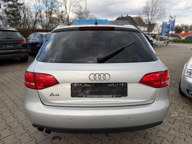 Gebraucht Audi A4 Attraction 160 PS (117 kW) 2008 Eissilber metallic Kombi