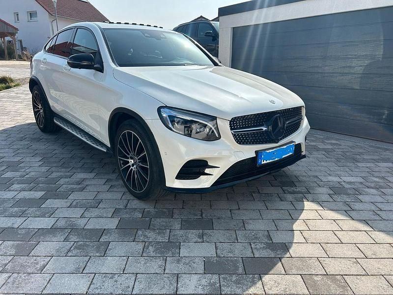 Gebraucht Mercedes GLC350 258 PS (189 kW) 2018 Weiß Coupé
