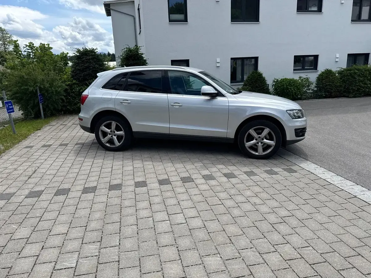 Gebraucht Audi Q5 239 PS (175 kW) 2011 Silber SUV