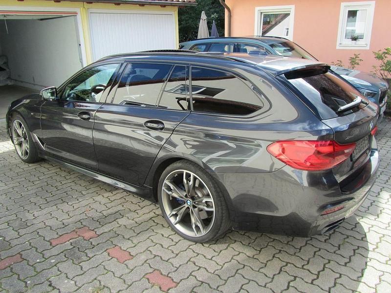 Gebraucht BMW M550 Shadowline 400 PS (294 kW) 2020 Schwarz Limousine