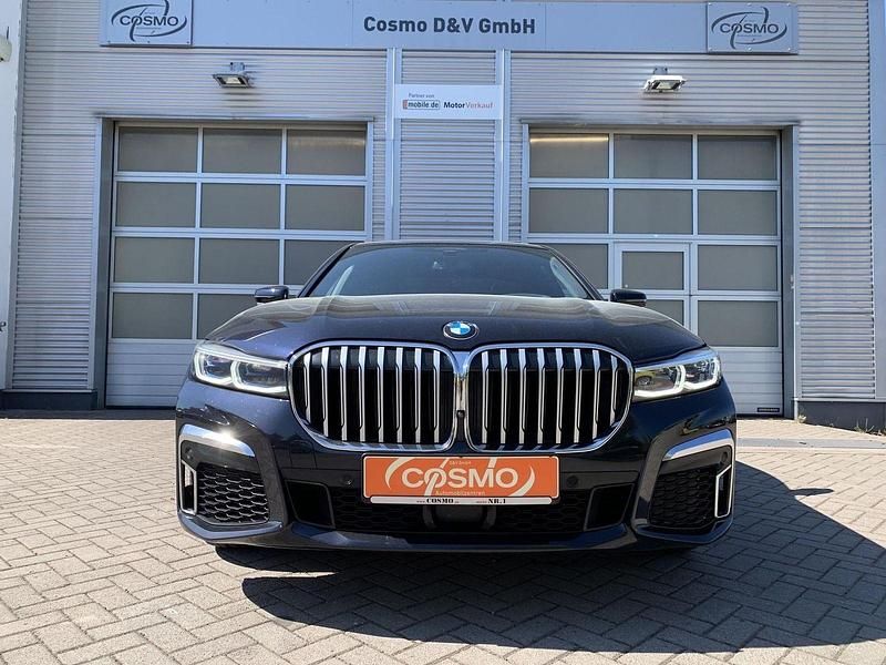 Gebraucht BMW 750 M Sport 530 PS (389 kW) 2019 Schwarz Limousine