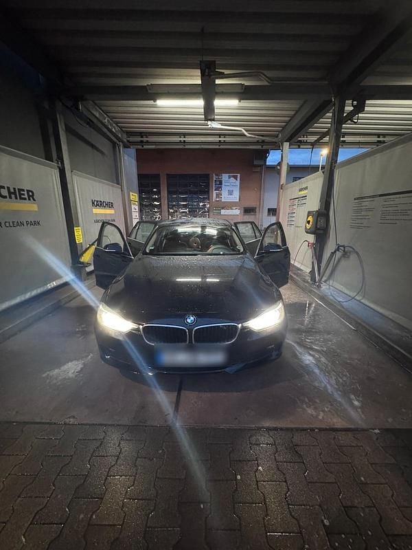 Gebraucht BMW 316 116 PS (85 kW) 2014 Schwarz Limousine