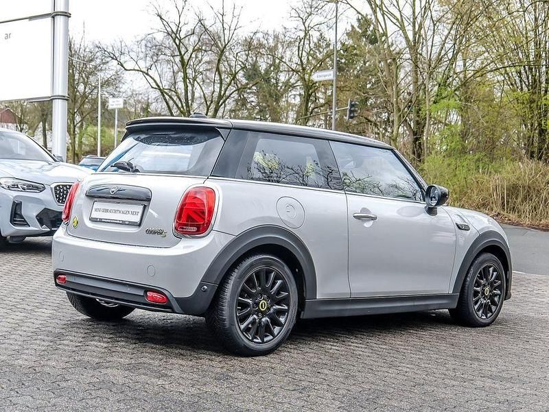 Gebraucht Mini Cooper SE 135 kW (184 PS) 2022 Silber Kleinwagen