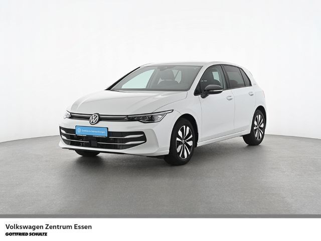 Oryxweiß perlmutteffekt Gebraucht 2024 VW Golf VIII Goal Limousine | 28.550 € - Bild 1/4