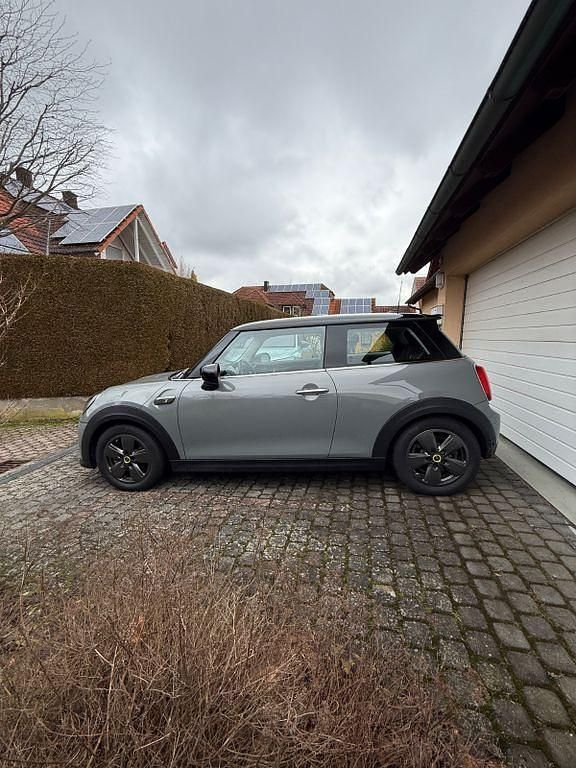 Gebraucht Mini Cooper SE 135 kW (184 PS) 2022 Grau Kleinwagen