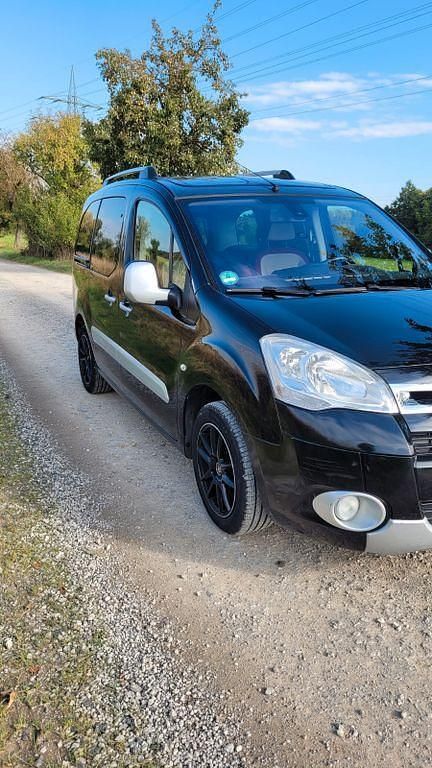Schwarz Gebraucht 2011 Citroën Berlingo SELECTION Van / Kleinbus | 4.600 € (Guter Preis) - Bild 1/4