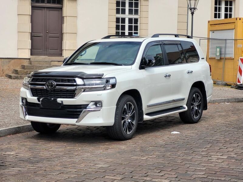 Weiß Gebraucht 2021 Toyota Land Cruiser V8 Lounge SUV | 227.000 € - Bild 1/4