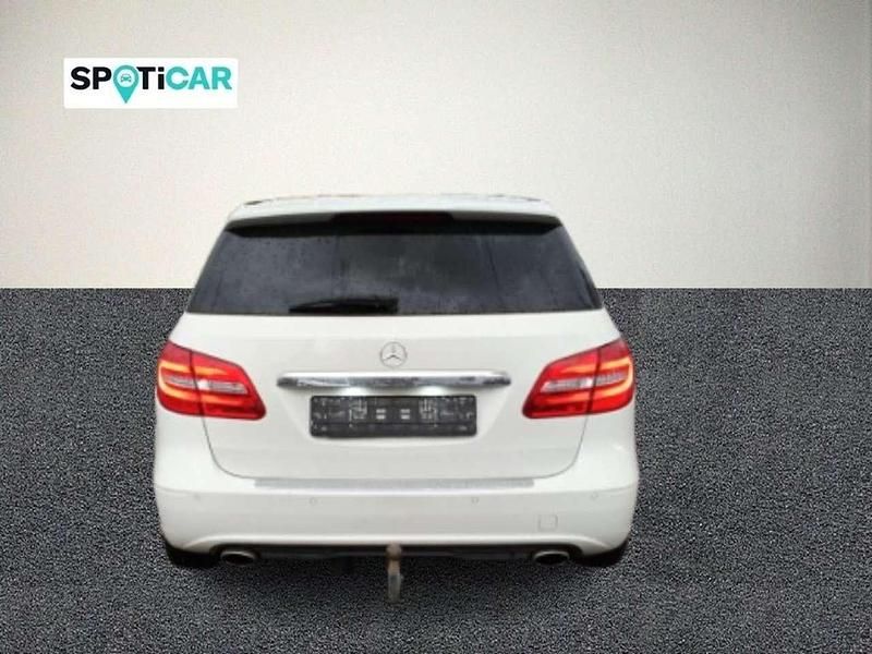 Gebraucht Mercedes B200 136 PS (100 kW) 2014 Calcitweiss/zirrusweiss Van / Kleinbus