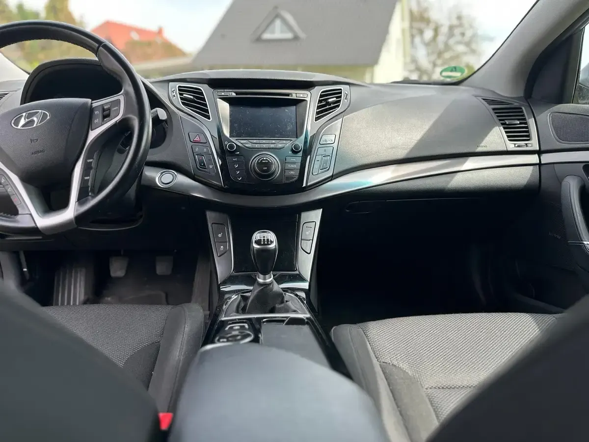 Gebraucht Hyundai i40 135 PS (99 kW) 2012 Grau Kombi