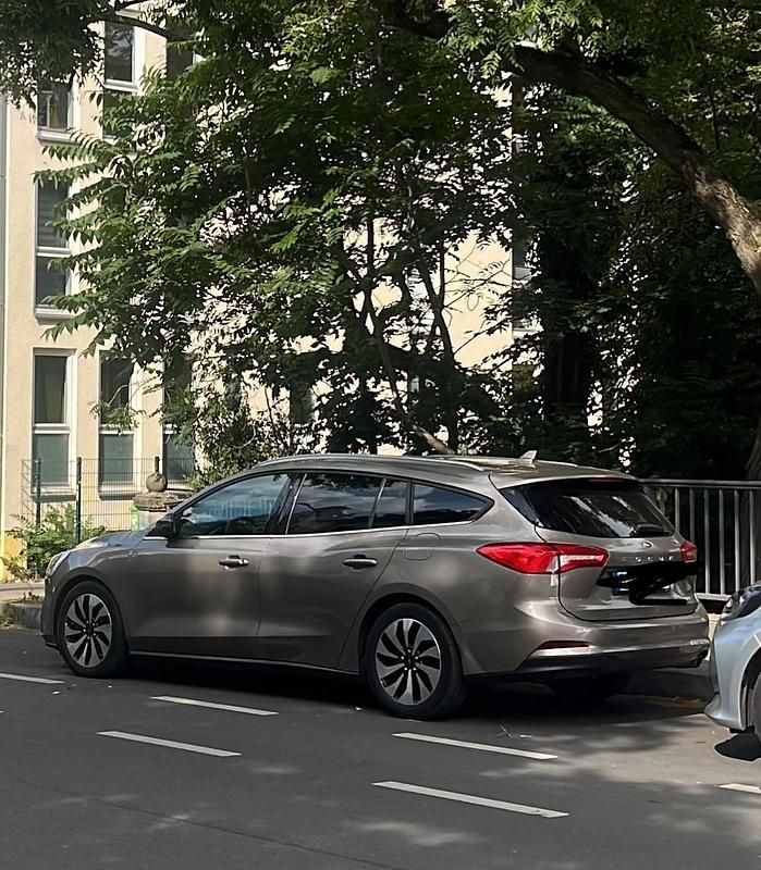 Gebraucht Ford Focus 120 PS (88 kW) 2019 Beige Limousine