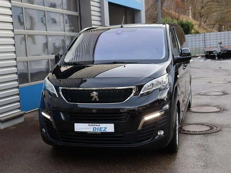 Gebraucht Peugeot Traveller Active 150 PS (110 kW) 2017 Noir onyx Van / Kleinbus