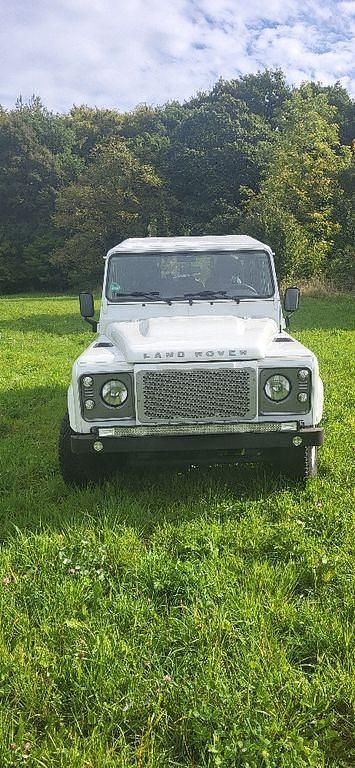 Gebraucht Land Rover Defender SE 122 PS (89 kW) 2012 Weiß Kombi