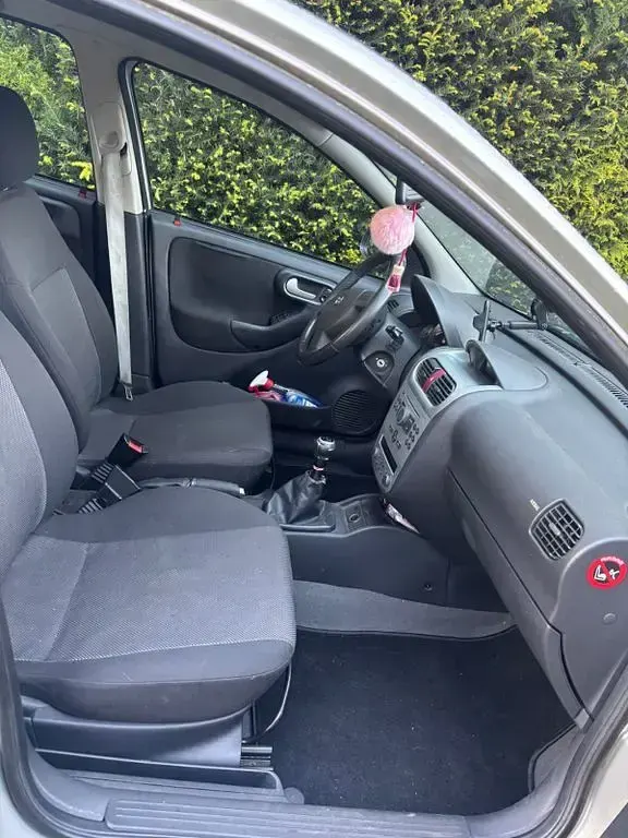 Usata Opel Corsa Sport 80 CV (58 kW) 2006 Argento Utilitaria