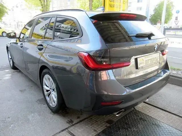 Używany BMW 330e Advantage 292 KM (214 kW) 2020 Szary Kombi