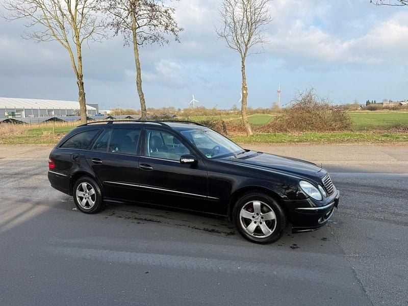 Gebraucht Mercedes E320 204 PS (150 kW) 2004 Schwarz Kombi