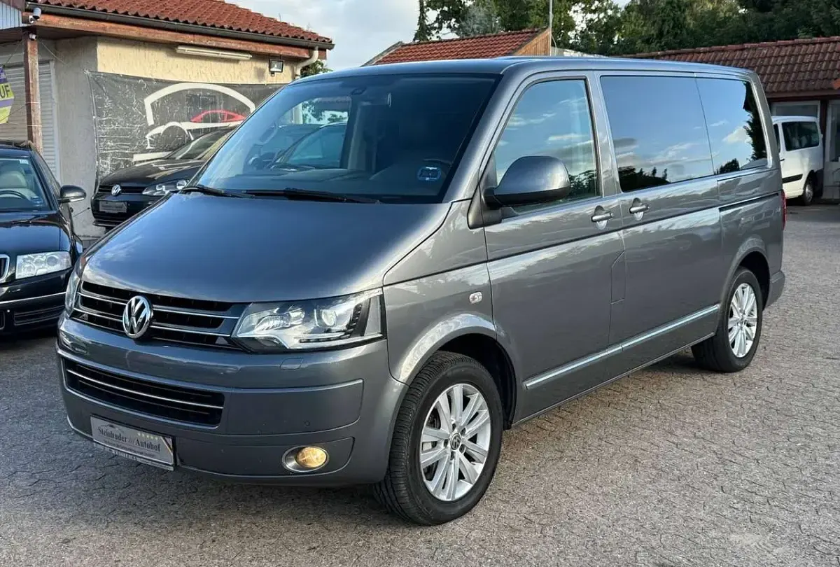 Gebraucht VW Multivan Highline 179 PS (131 kW) 2015 Natural grey Van / Kleinbus