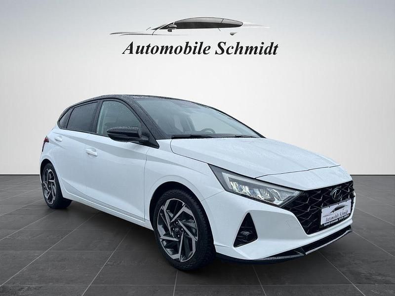 Schwarz Gebraucht 2021 Hyundai i20 Edition+ Limousine | 16.490 € (Fairer Preis) - Bild 1/4