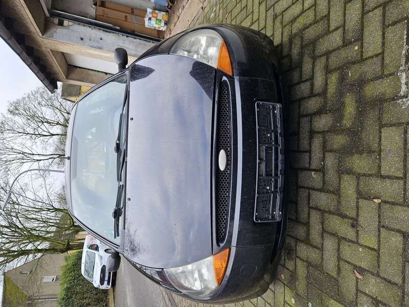 Andere außenfarben Gebraucht 2000 Ford Ka Futura Kleinwagen | 1.000 € (Fairer Preis) - Bild 1/4