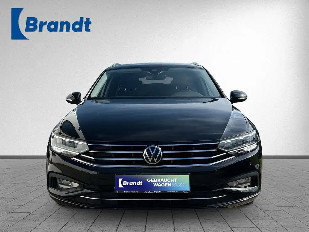 Gebraucht VW Passat Business 122 PS (89 kW) 2022 Deep black perleffekt (metallic) Kombi