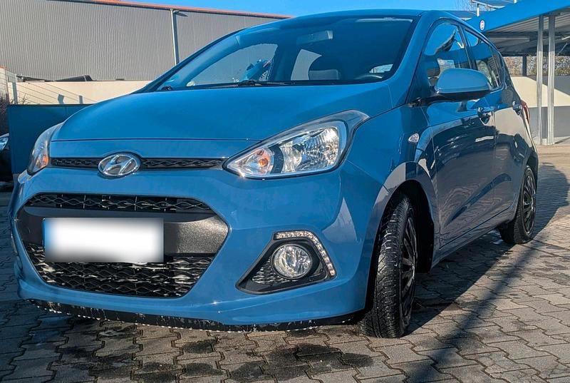 Gebraucht Hyundai i10 87 PS (63 kW) 2014 Blau Kleinwagen