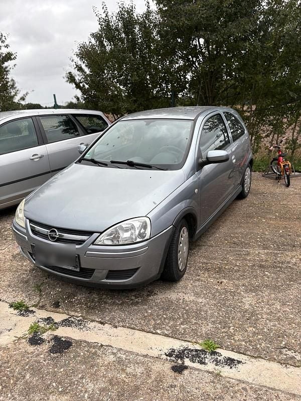 Grau Gebraucht 2003 Opel Corsa Kleinwagen | 500 € (Superpreis) - Bild 1/4
